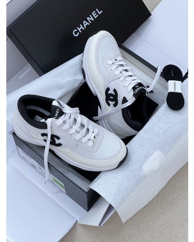 CHANEL 25 cc Sneakers