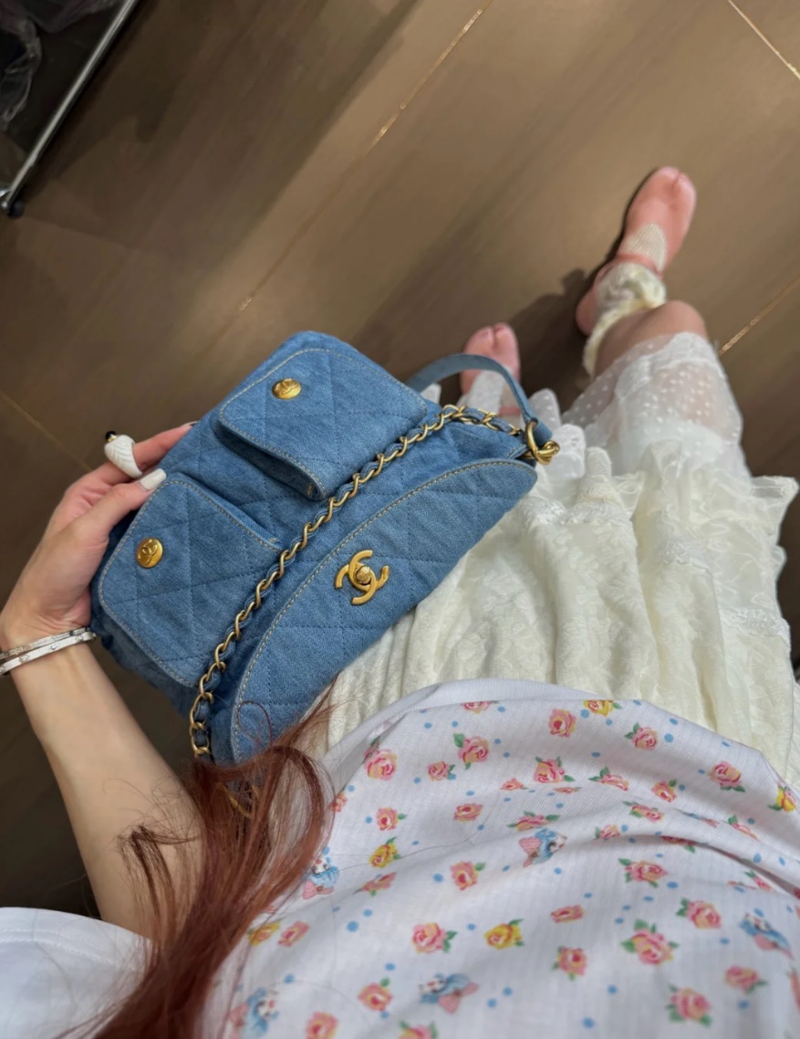 CHANEL 25P 데님 메신저백 (+premium)