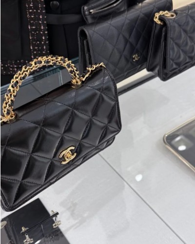 CHANEL Twisted Chain WOC (+premium)