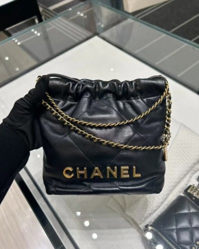 CHANEL 22Bag mini