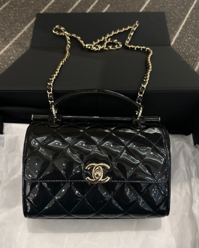 CHANEL Enamel Chain Bag