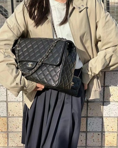 CHANEL Classic 40 Flap