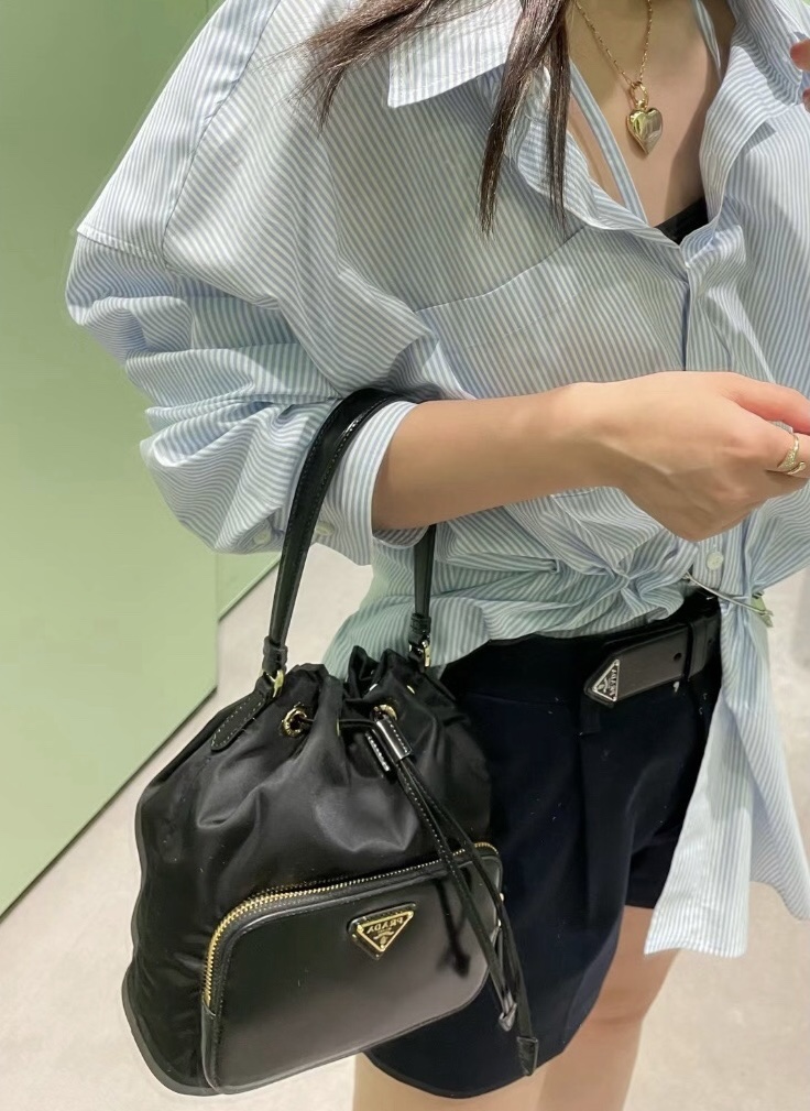 PRADA Bucket Bag 1BH038