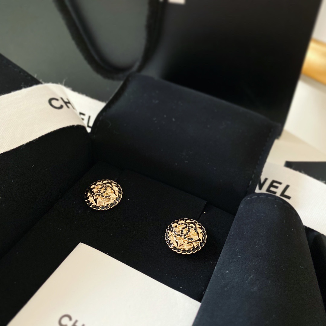 CHANEL CC 이어링