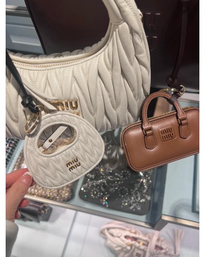 Miumiu미우미우 마틀라쎄 백참 키링