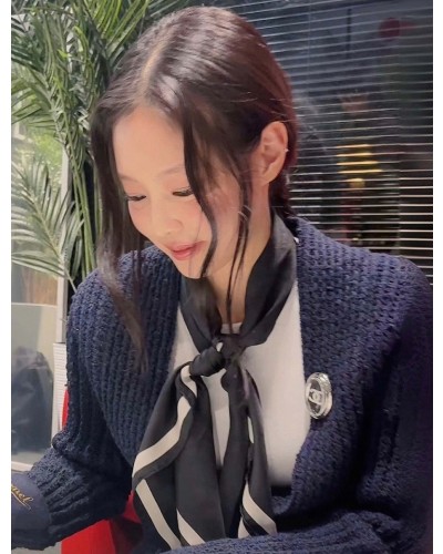 CHANEL샤넬 제니 실크 스카프