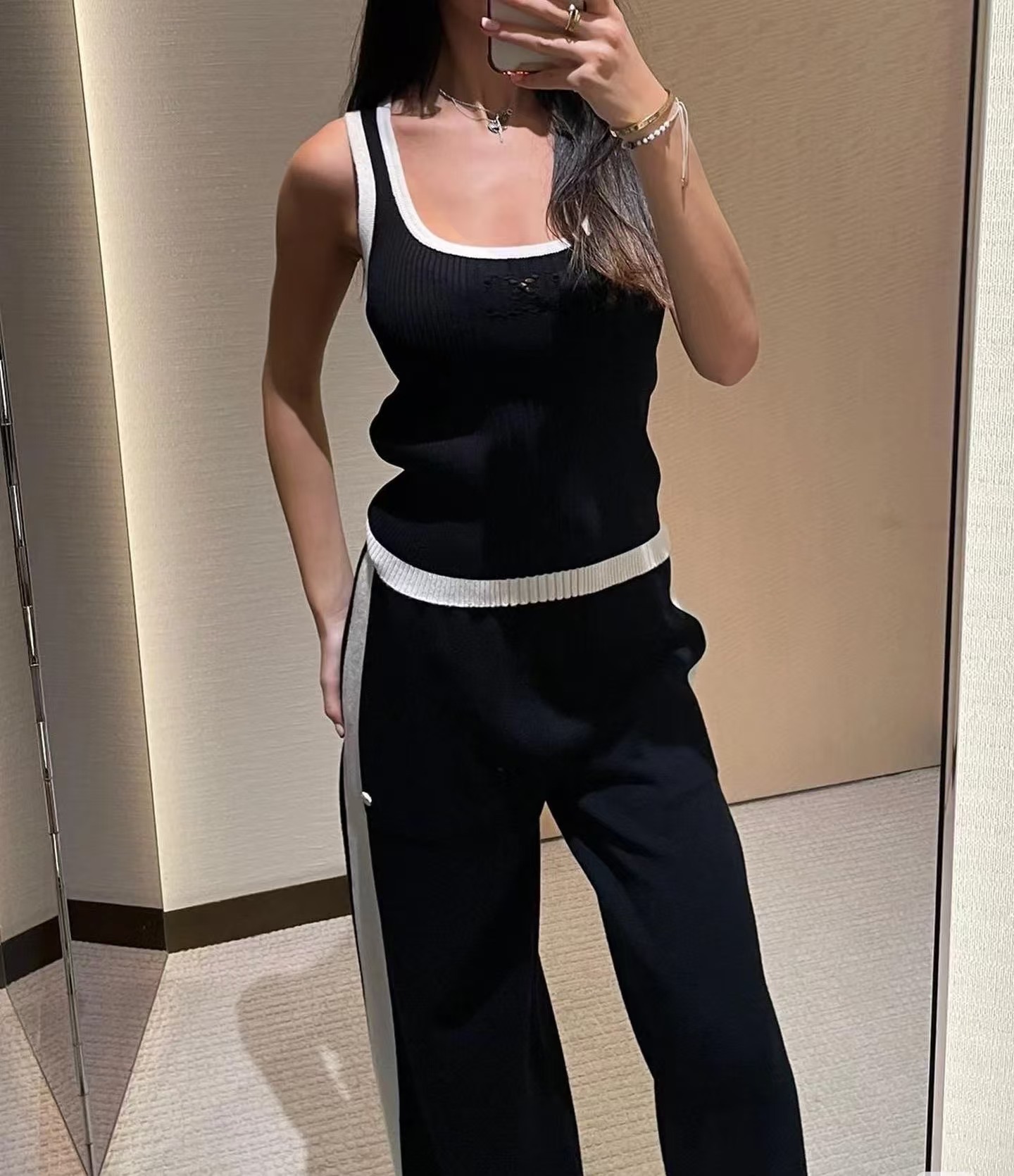 CHANEL cc 로고 나시탑