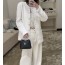 CHANEL 화이트 트위드 자켓