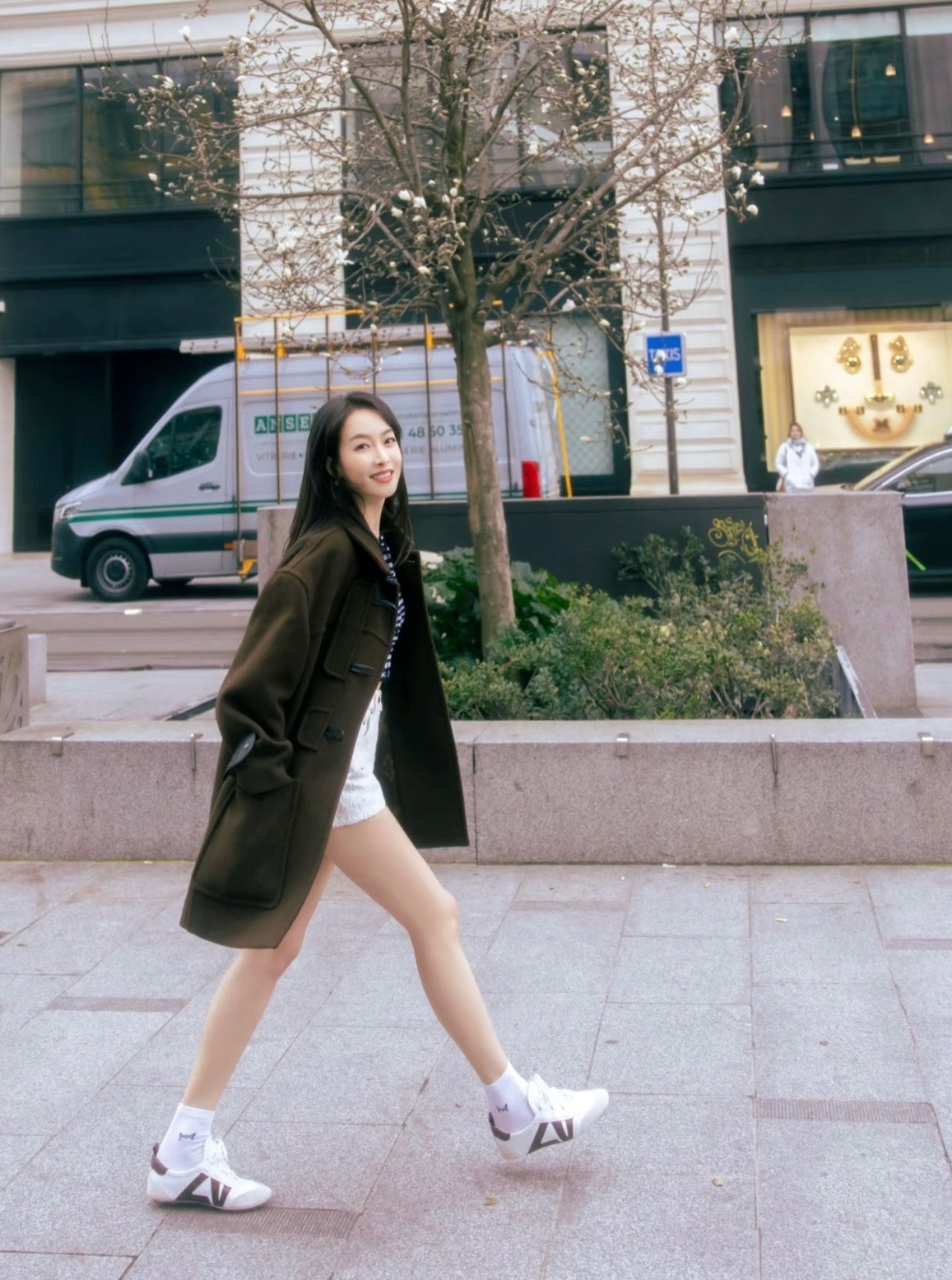 LV 스니커즈 