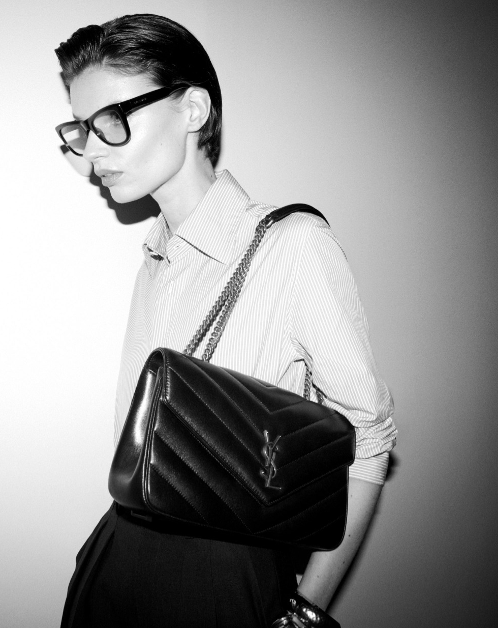 [SAINT LAURENT-생로랑] matelassé 램스킨 소재의 loulou 미디엄백