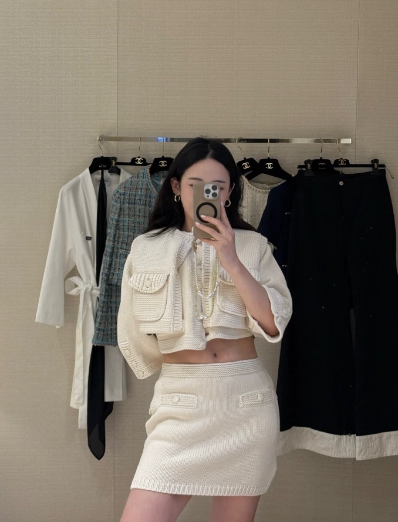 CHANEL Knit Vest