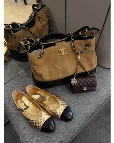 CHANEL Suede Shoulder Bag