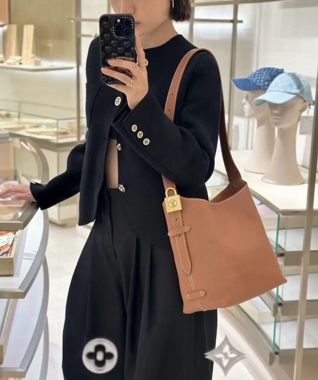 Louis Vuitton Low Key Hobo (+2color)