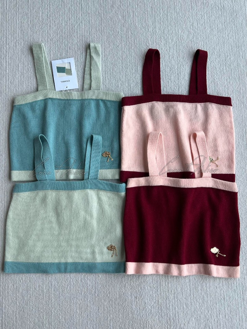 CHANEL Cashmere sleeveless