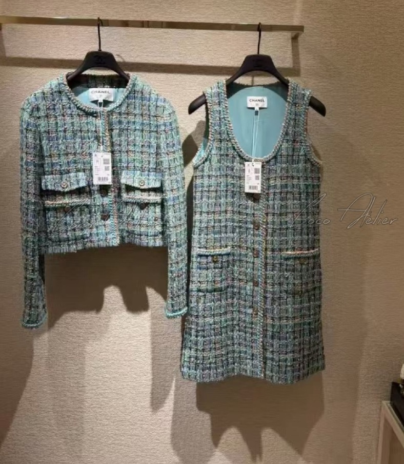 CHANEL Tweed Jaket