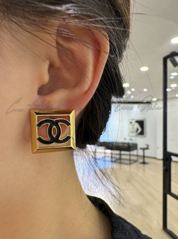 CHANEL CC 스퀘어 이어링