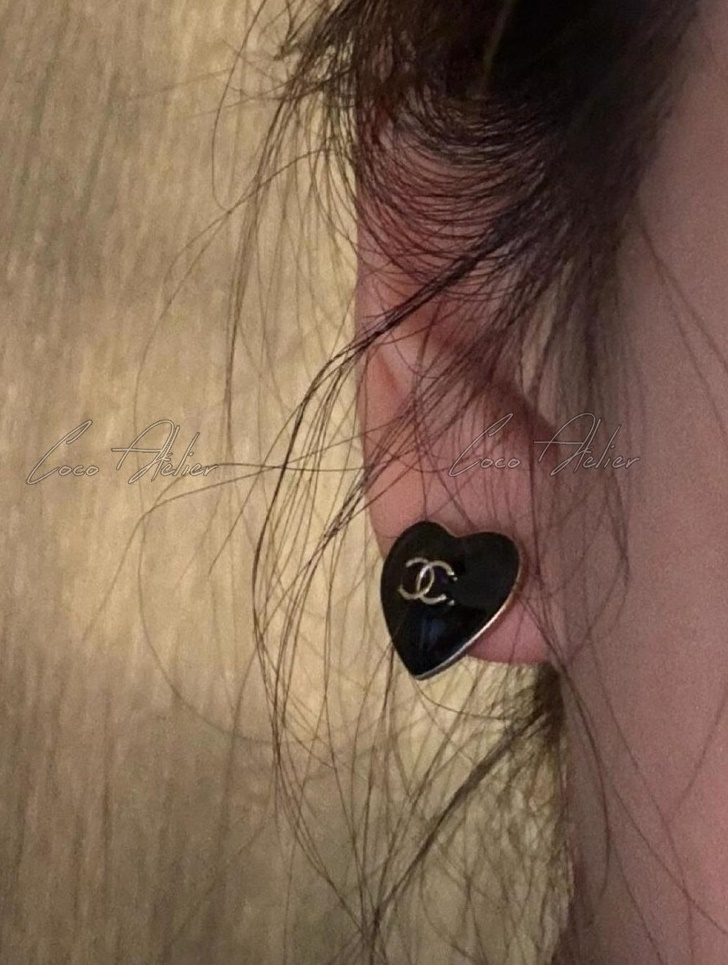 CHANEL CC 하트 이어링