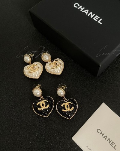 CHANEL 하트 진주 이어링