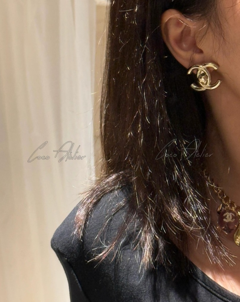 CHANEL CC 턴락 이어링