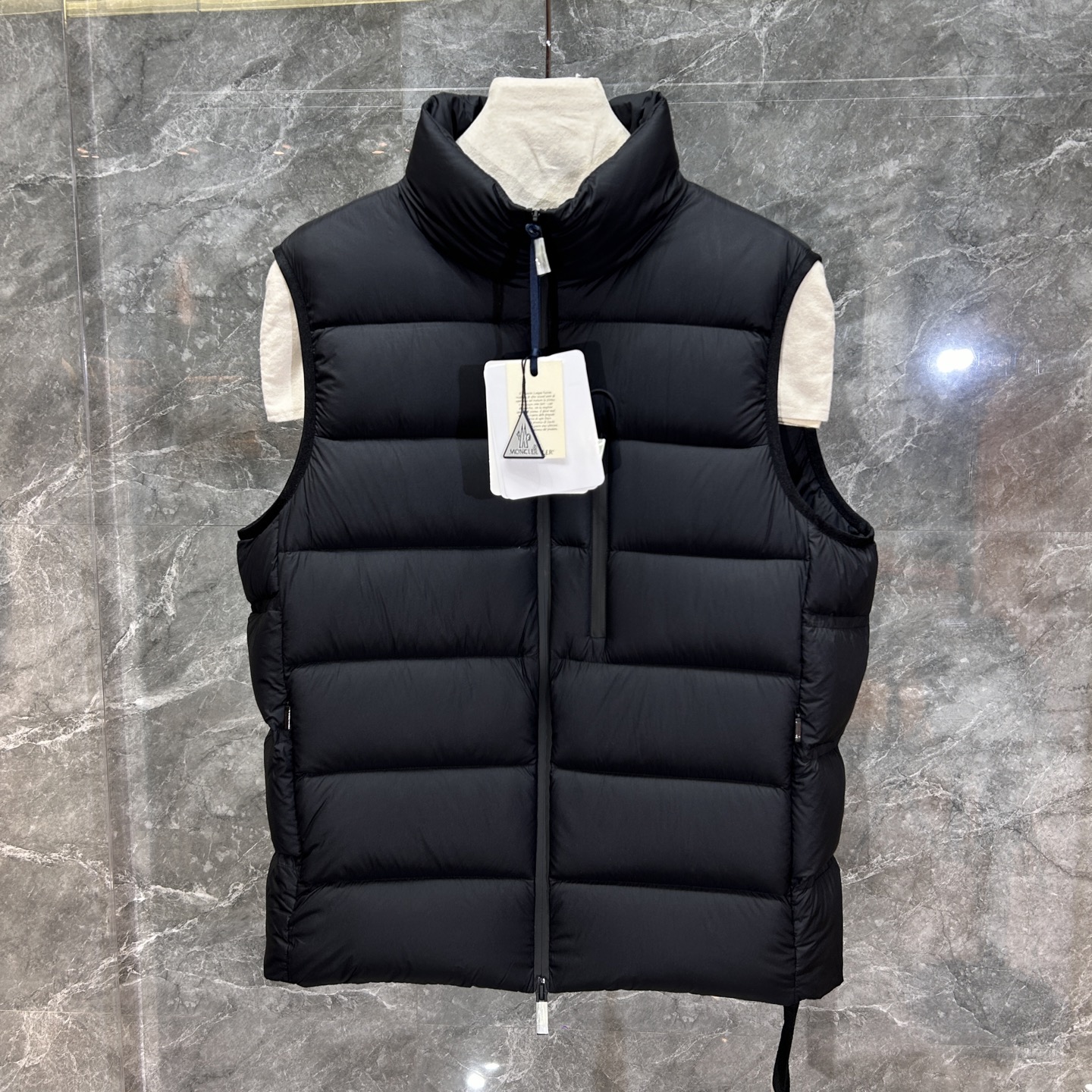 Moncler 몽클레어 매트 블랙 +2color