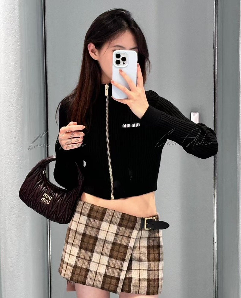 Crop knit zip-up