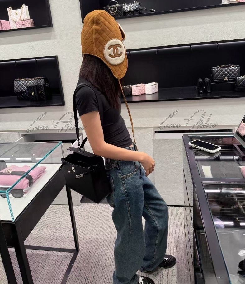 CHANEL 샤넬 시어링 트래퍼 햇