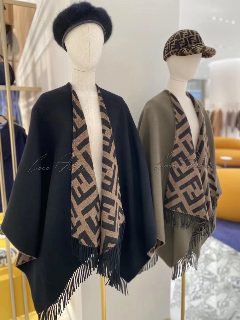 FENDI 펜디 판쵸 숄