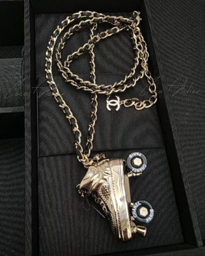 CHANEL 샤넬 스케이트 목걸이
