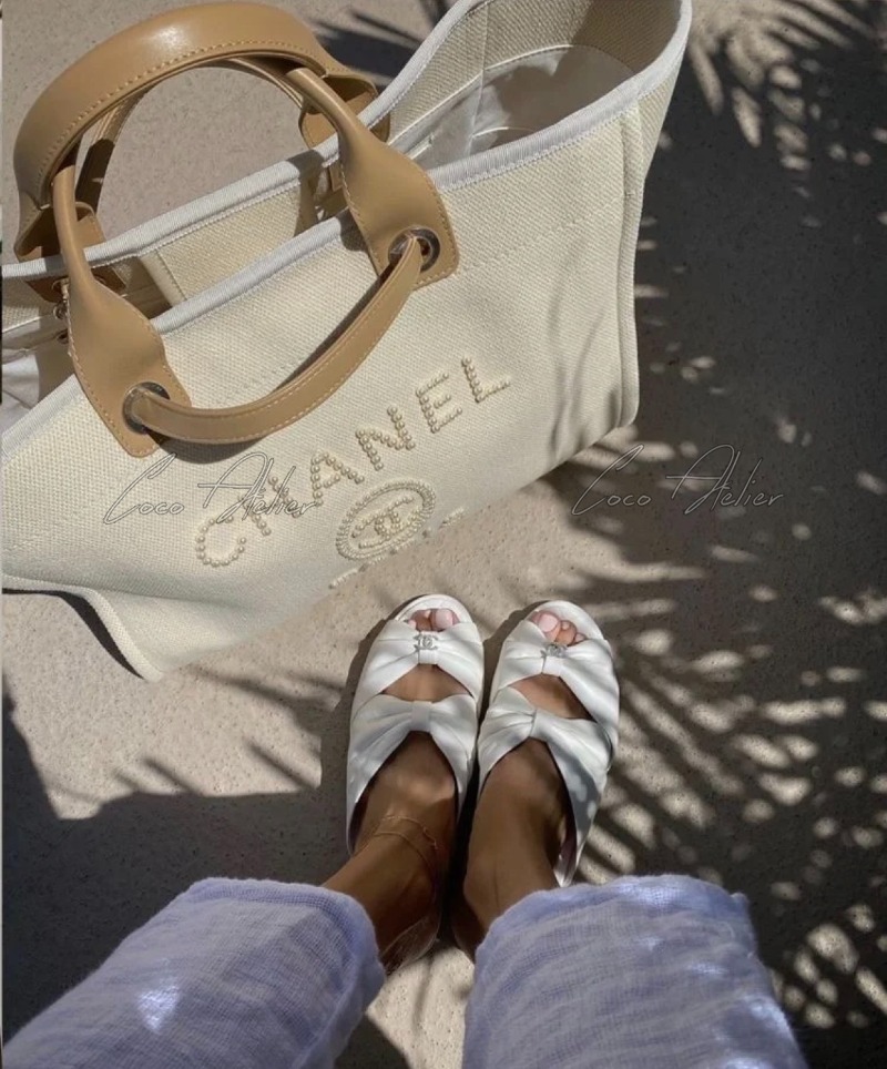 CHANEL 샤넬 도빌 토트백