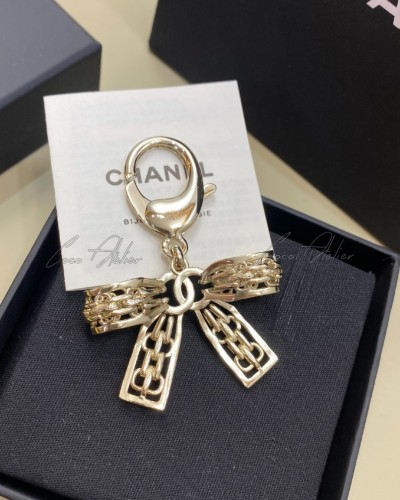 CHANEL 샤넬 리본 키링
