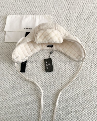 CHANEL 샤넬 시어링 트래퍼 햇