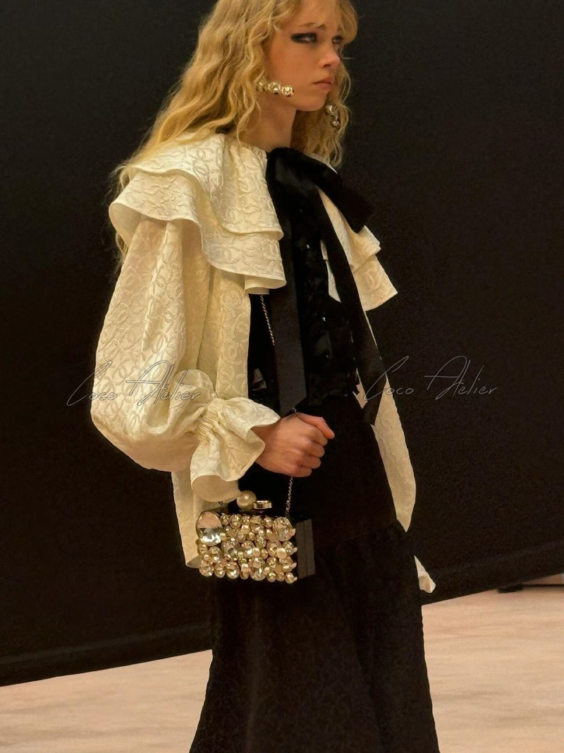 CHANEL 샤넬 cc 실크 블라우스