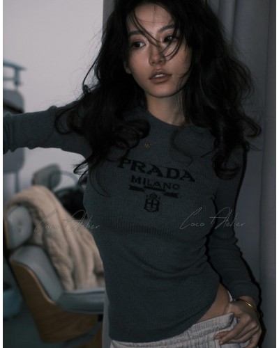 PRADA 프라다 니트