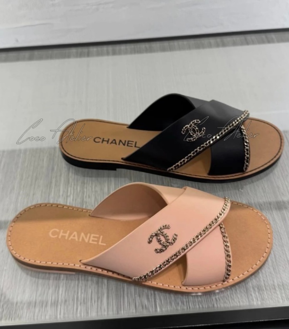 CHANEL 샤넬 26 cc 샌들 (+2color)