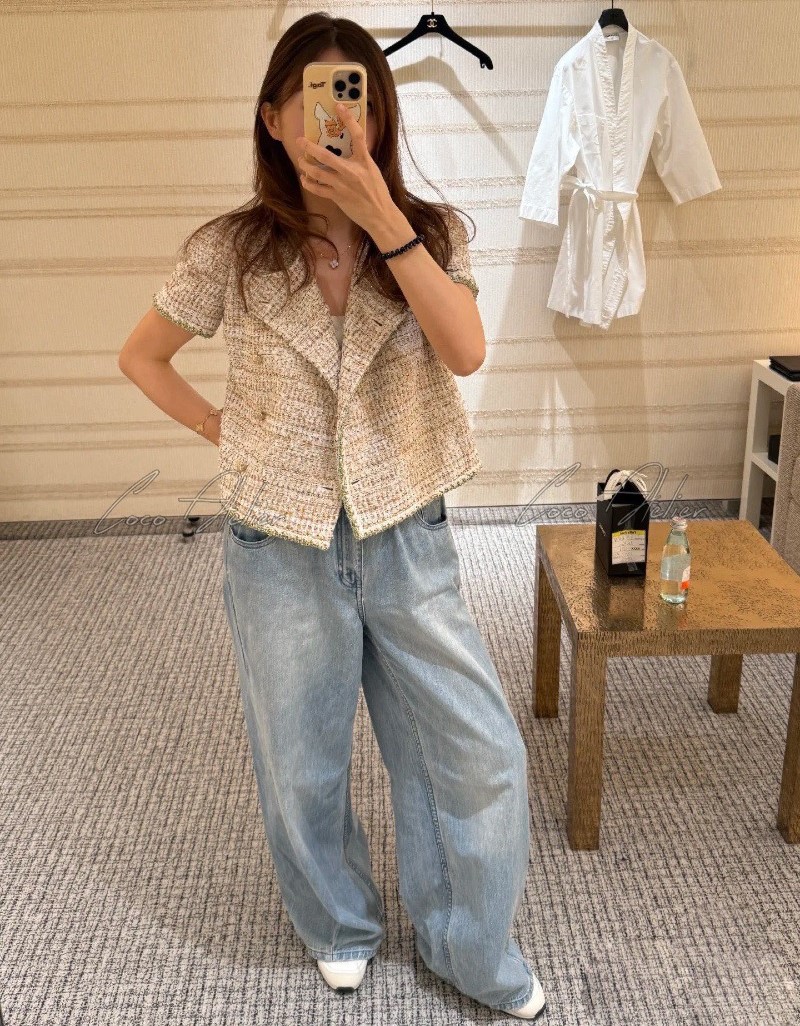 Gold short-sleeved tweed