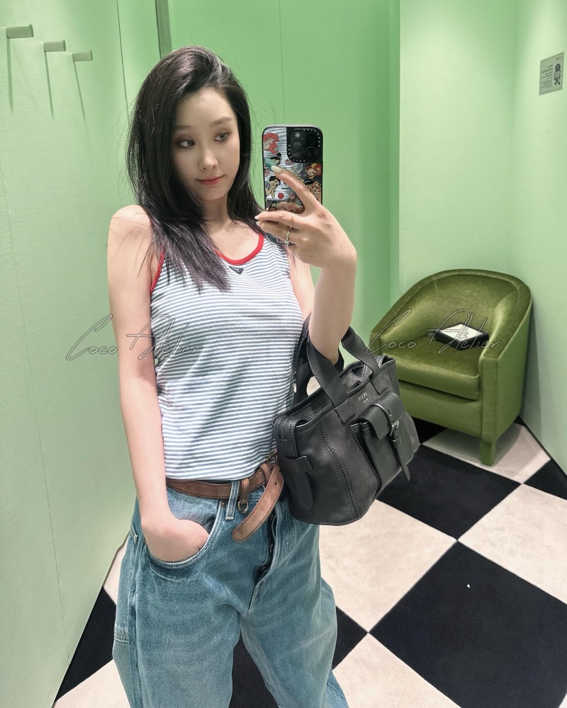 triangular sleeveless shirt