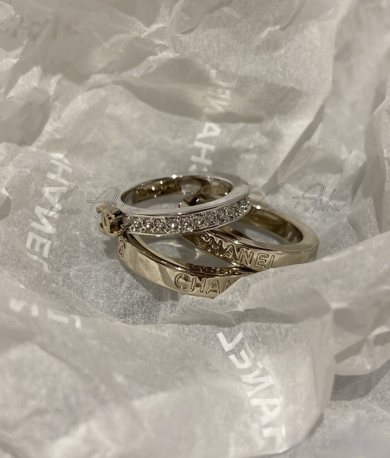 three-tiered ring