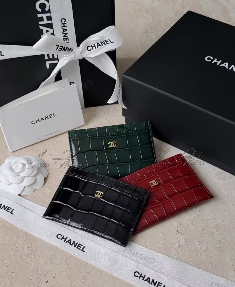 Crocodile card wallet