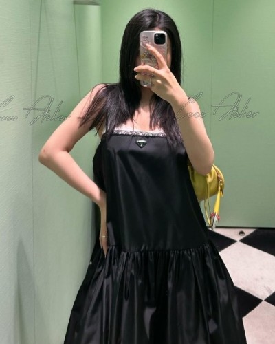 triangular sleeveless shirt