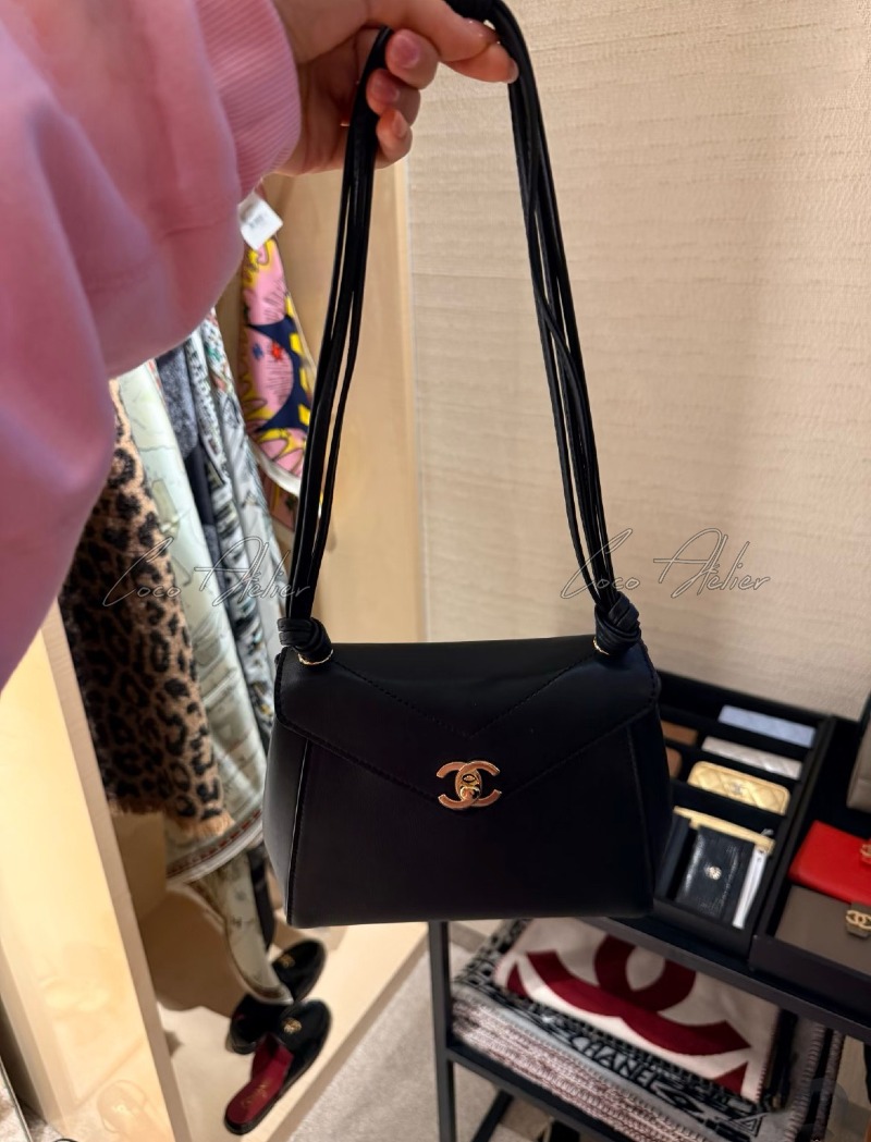 26A Shoulder bag