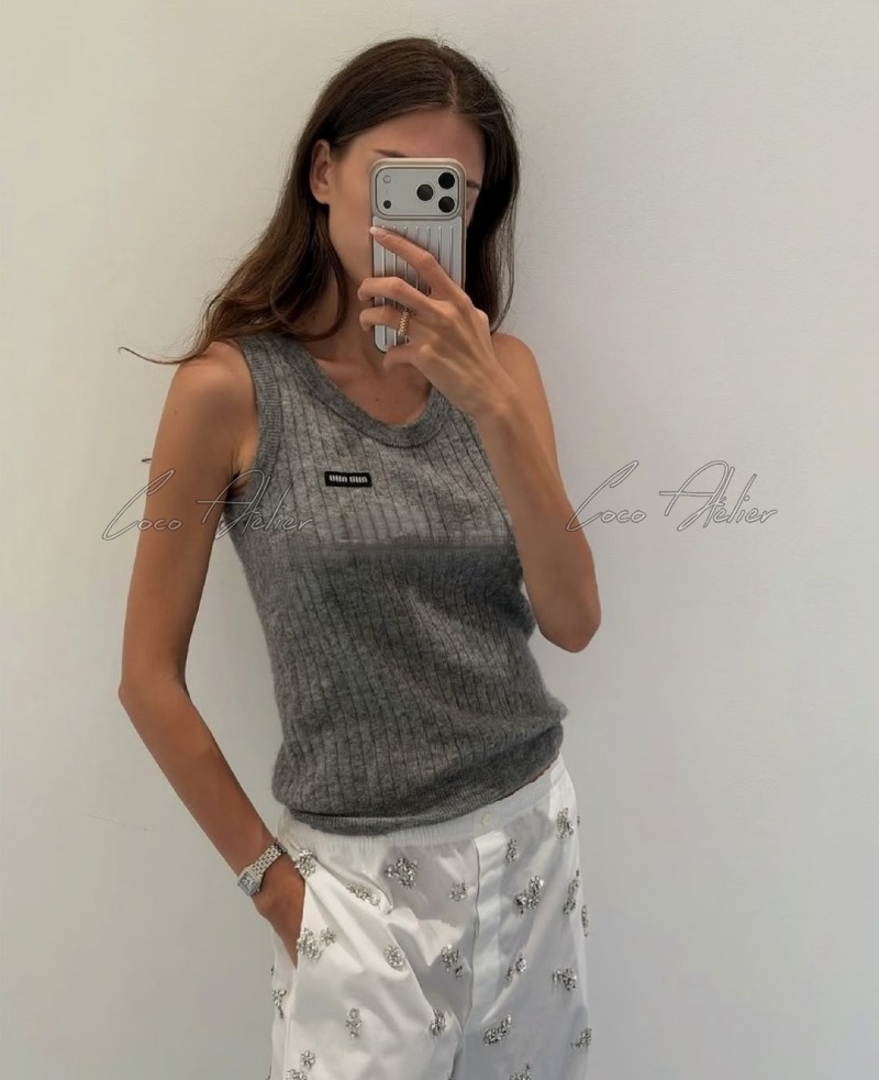Miu Cashmere Sleeveless shirt