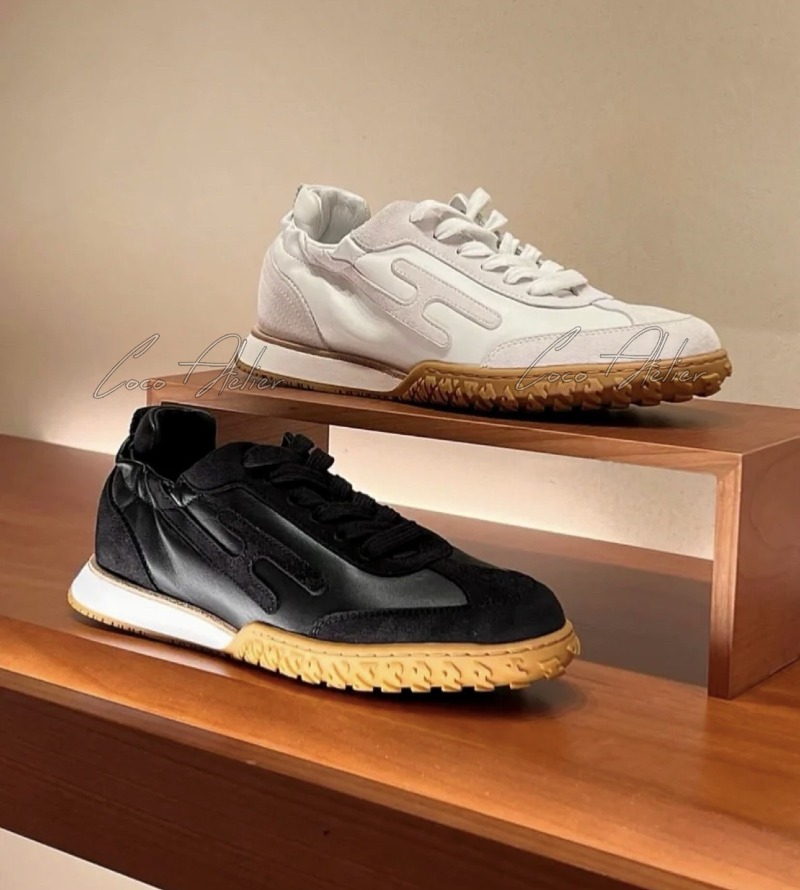JET Sneakers