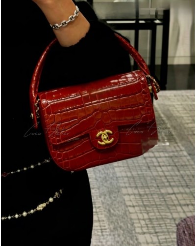 26A Croc-Effect Handle Bag