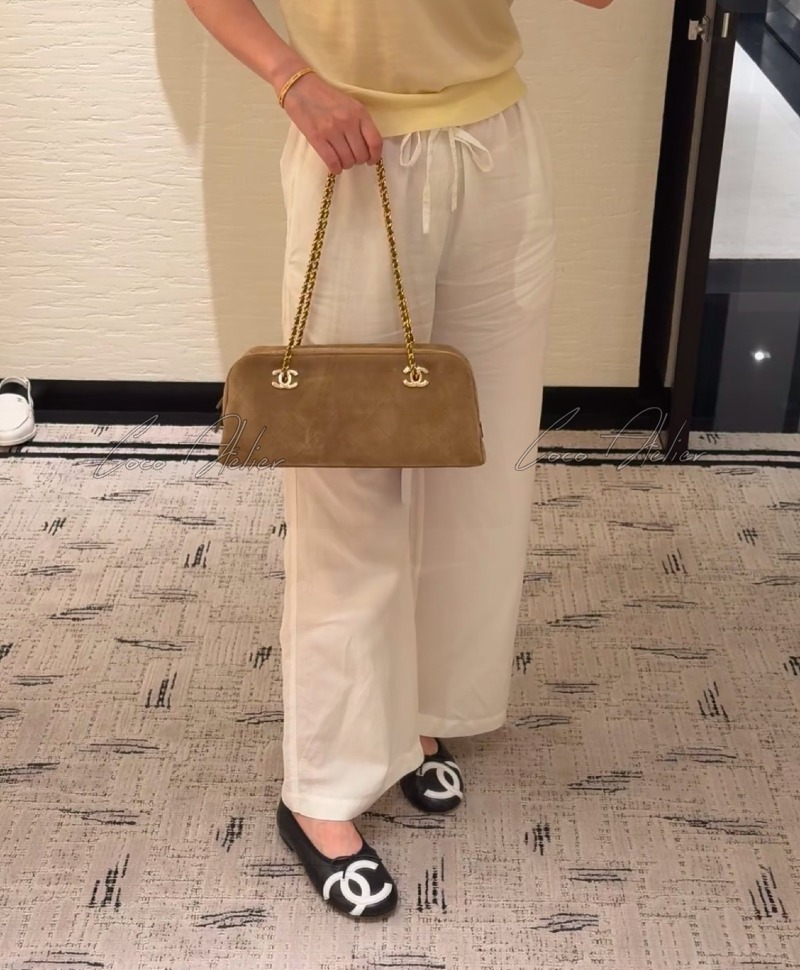 CC Suede shoulder bag