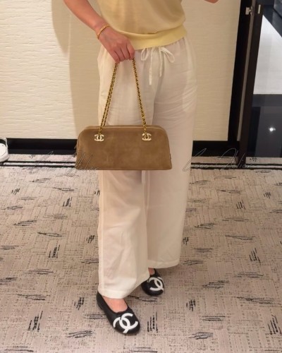 CC Suede shoulder bag