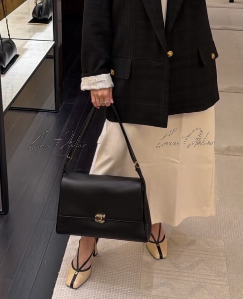 CC Maxi Flap Bag