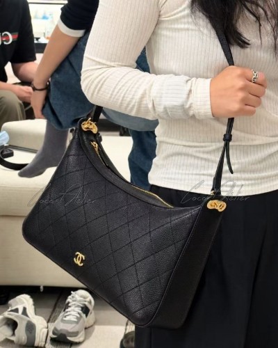 CC shoulder bag