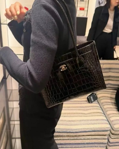 CC Crocodile Shoulder Bag